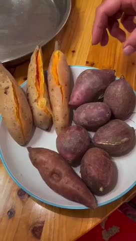 广东省茂名高州市水库区沙地红薯．爆皮王面包薯