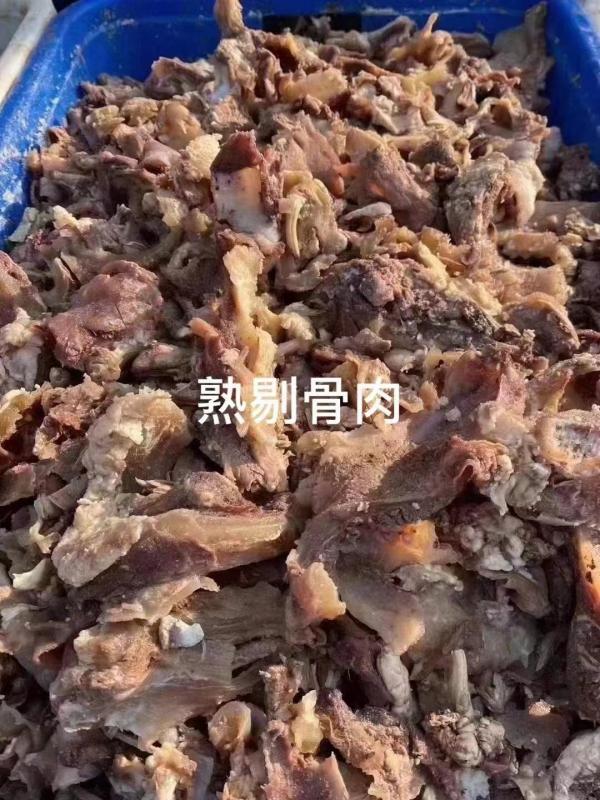 剔骨肉，大块剔骨肉，实图拍摄，有整有碎，软骨有少许