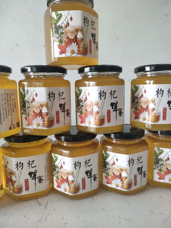 枣花蜜，百花蜜，槐花蜜。荆条蜜野山花蜜。原蜜