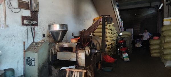 江西本地菜籽油农家自榨新油特产压榨食