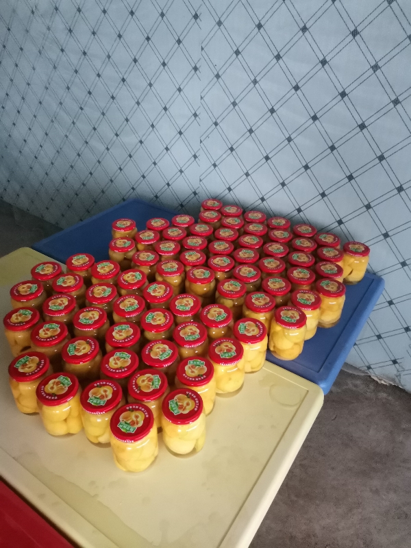 山东省菏泽市的纯手工制作黄桃罐头